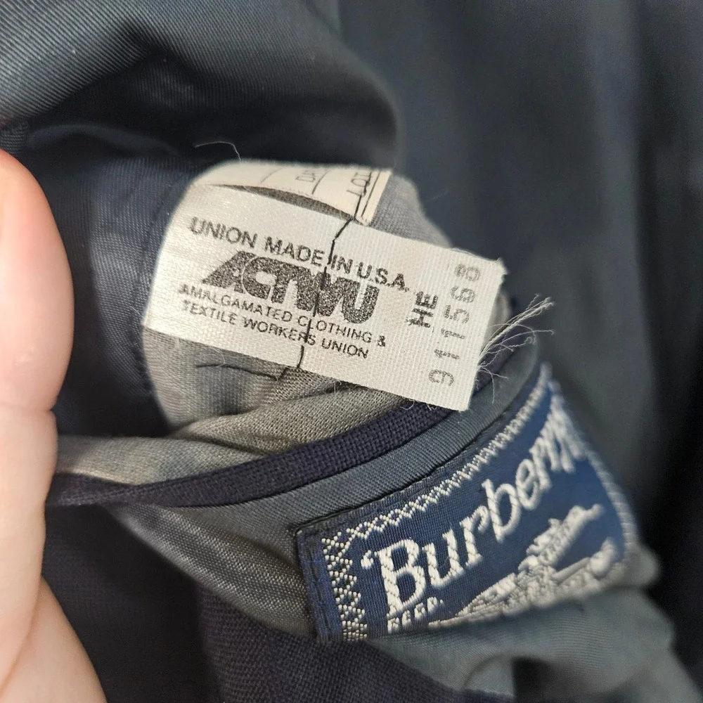 Vintage Burberrys' Navy Blue Wool Mens Blazer Size 44 Classic Crest Buttons
